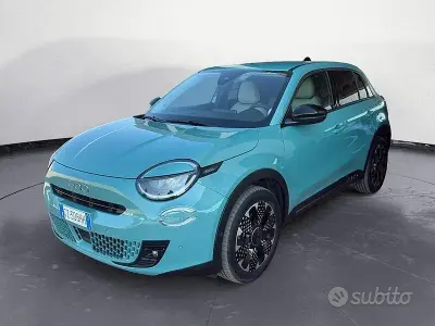 Usata Fiat 600 La Prima 110 CV (80 kW) 2025 Bluazzurro SUV