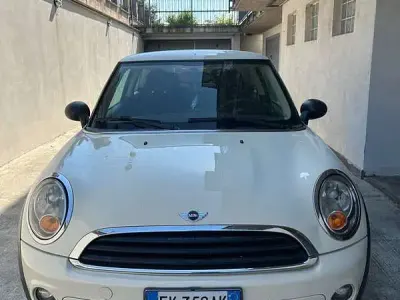 Usata Mini ONE 75 CV (55 kW) 2011 Utilitaria