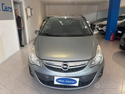 Usado Opel Corsa Edition 86 HP (63 kW) 2013 Cinzento Citadino