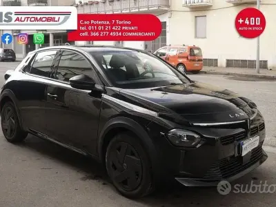 Nuova Lancia Ypsilon 110 CV (80 kW) 2025 Nero Utilitaria