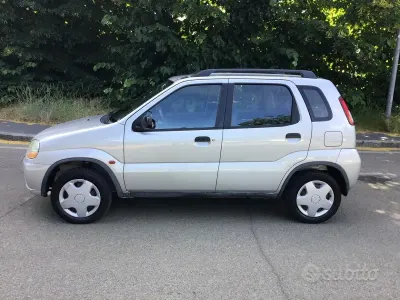 Usata Suzuki Ignis GL 83 CV (61 kW) 2002 Grigio Utilitaria