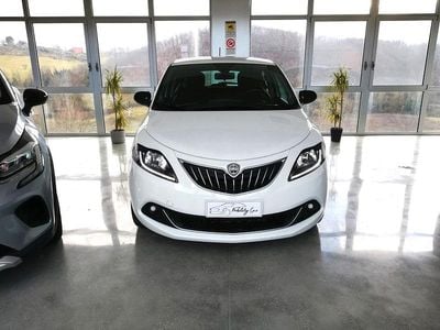 Usata Lancia Ypsilon Gold 69 CV (50 kW) 2022 Bianco Utilitaria