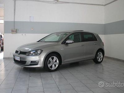 Grigio Usata 2015 VW Golf Highline Berlina | 7600 € (Buon prezzo)