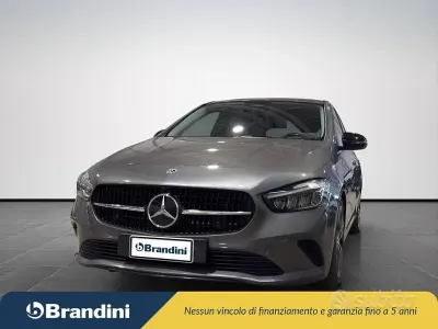 Usata Mercedes B180 Advanced 116 CV (85 kW) 2023 Grigio Utilitaria
