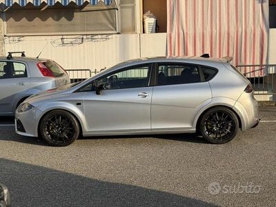 Begagnad Seat Leon FR 170 HK (125 kW) 2006 Grå Halvkombi