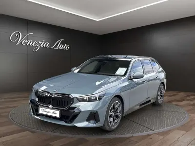 Usata BMW 520 M Sport 208 CV (152 kW) 2025 Verde Station wagon