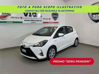 Usata Toyota Yaris Hybrid Business Edition 73 CV (53 kW) 2020 Super white pastello Berlina