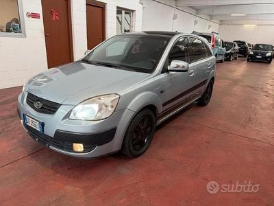 Usata Kia Rio EX 112 CV (82 kW) 2009 Blu Berlina