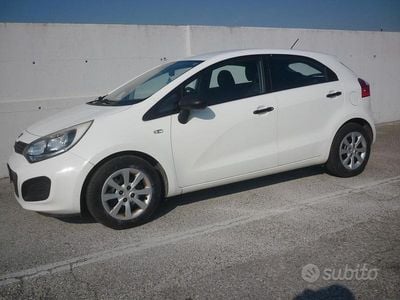 Usata Kia Rio EX 86 CV (63 kW) 2011 Bianco Berlina