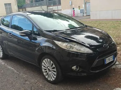 Usata Ford Fiesta 60 CV (44 kW) 2011 Berlina