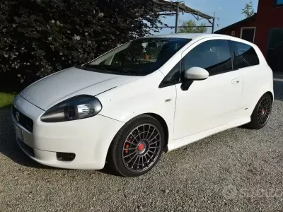 Usata Fiat Grande Punto Sport 90 CV (66 kW) 2008 Bianco Utilitaria