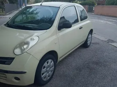 Usata Nissan Micra 65 CV (47 kW) 2006 Giallo Berlina