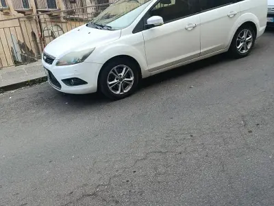 Usata Ford Focus 2010 Bianco Station wagon
