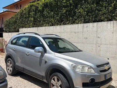 Usata Chevrolet Captiva 150 CV (110 kW) 2007 Grigio SUV