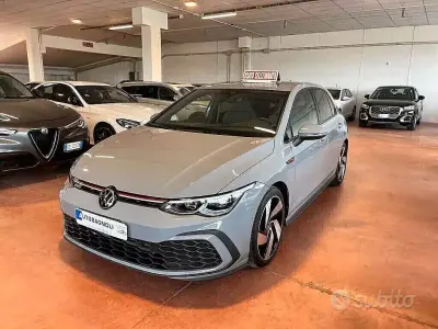 Usata VW Golf VII GTI 245 CV (180 kW) 2021 Grigio Utilitaria