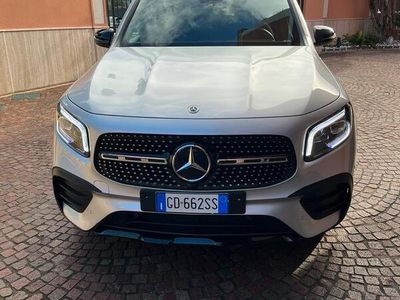 Mercedes GLB220