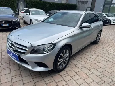Usata Mercedes C220 Business 194 CV (142 kW) 2018 Argento Station wagon
