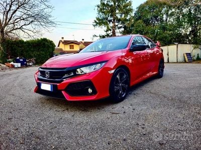 Usata Honda Civic Elegance 131 CV (96 kW) 2018 Rosso Berlina