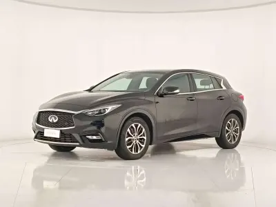Usata Infiniti Q30 Business 109 CV (80 kW) 2019 Nero Berlina