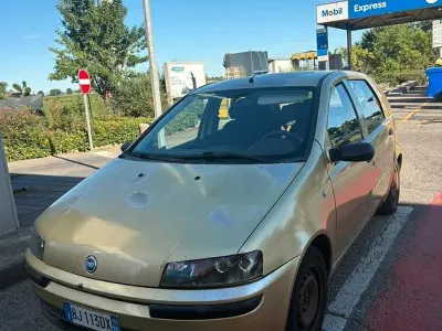 Usata Fiat Punto 60 CV (44 kW) 2000 Utilitaria