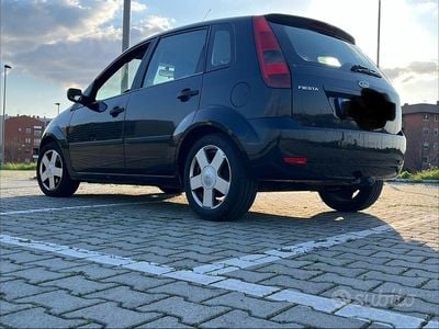 Usata Ford Fiesta Zetec 80 CV (58 kW) 2003 Nero Utilitaria
