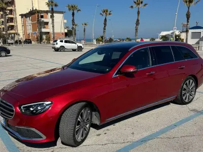 Usata Mercedes E220 Exclusive 200 CV (147 kW) 2022 Rosso Station wagon