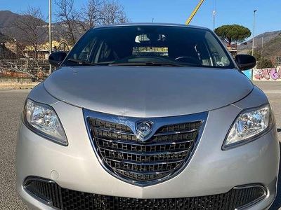 Usata Lancia Ypsilon Platinum 69 CV (50 kW) 2011 Argento Utilitaria