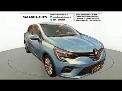 Begagnad Renault Clio V Intens 140 HK (102 kW) 2022 Blå