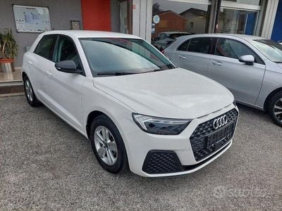 Usata Audi A1 95 CV (69 kW) 2022 Bianco pastello SUV
