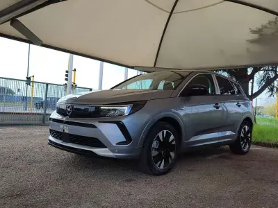 Nuova Opel Grandland X Business Elegance 224 CV (164 kW) 2025 Grigio SUV