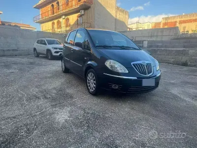 Usata Lancia Musa 90 CV (66 kW) 2008 Nero Monovolume