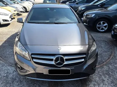 Usata Mercedes A180 109 CV (80 kW) 2015 Grigio Berlina
