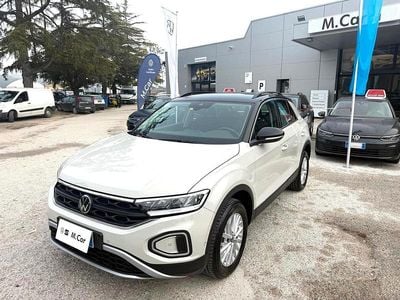 Usata VW T-Roc Life 110 CV (80 kW) 2023 Ascot gray SUV