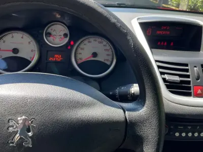 Usata Peugeot 207 Sport 73 CV (53 kW) 2009 Rosso Berlina