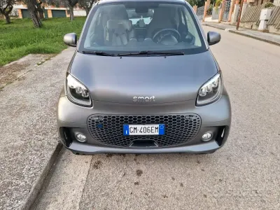 Usata Smart ForTwo Electric Drive 41 kW (56 CV) 2023 Grigio Berlina