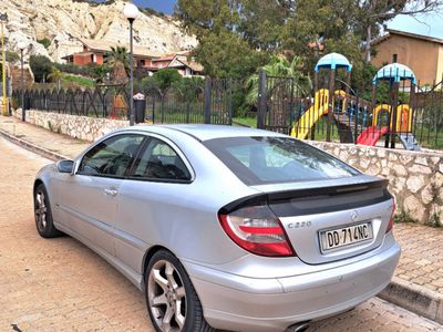 Usata Mercedes C220 Elegance 150 CV (110 kW) 2006 Grigio Coupé