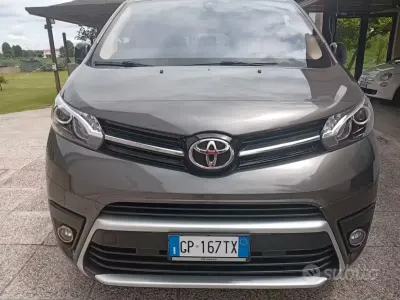 Usata Toyota Proace Verso 177 CV (130 kW) 2023 Grigio Station wagon