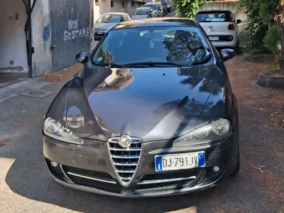 Usata Alfa Romeo 147 Progression 105 CV (77 kW) 2007 Grigio Utilitaria