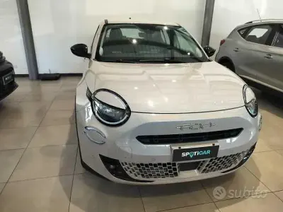 Usata Fiat 600 Pop 136 CV (100 kW) 2025 Beige SUV