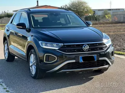 Usata VW T-Roc Style 150 CV (110 kW) 2022 Nero SUV