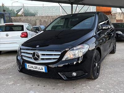 Begagnad Mercedes B180 Executive 109 HK (80 kW) 2012 Svart Minibuss