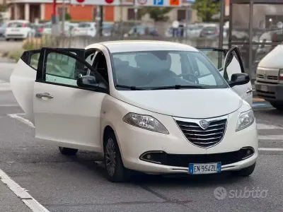 Usata Lancia Ypsilon 69 CV (50 kW) 2012 Bianco Utilitaria