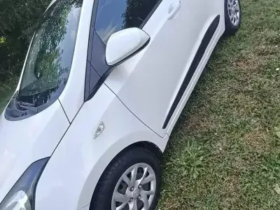 Usata Hyundai i10 69 CV (50 kW) 2017 Bianco Utilitaria