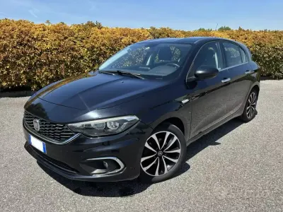 Usata Fiat Tipo Lounge 120 CV (88 kW) 2016 Nero Berlina