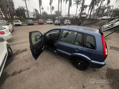 Usata Ford Fusion 2006 Blu Utilitaria