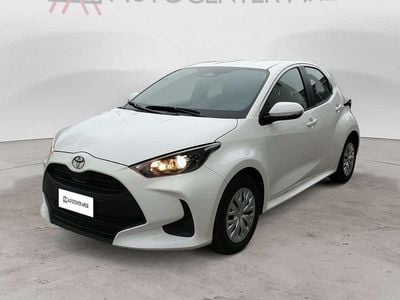 Usata Toyota Yaris Hybrid Active 92 CV (67 kW) 2025 Bianco Berlina