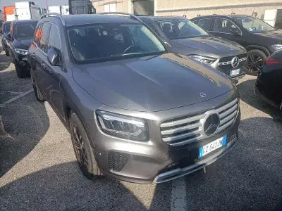 Usata Mercedes GLB180 116 CV (85 kW) 2025 787grigio montagna SUV