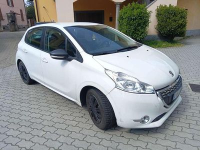Usata Peugeot 208 Active 82 CV (60 kW) 2013 Bianco Utilitaria