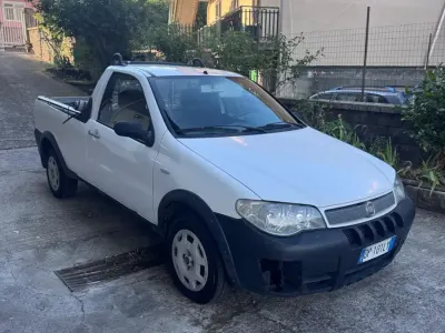 Usata Fiat Strada 84 CV (61 kW) 2008 Bianco Pick-up