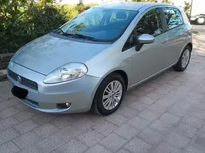 Usata Fiat Grande Punto 90 CV (66 kW) 2009 Grigio Utilitaria
